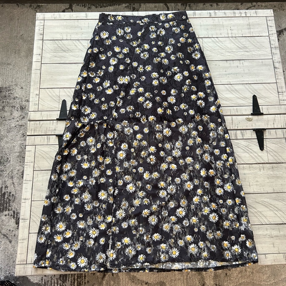 Lace daisy maxi skirt